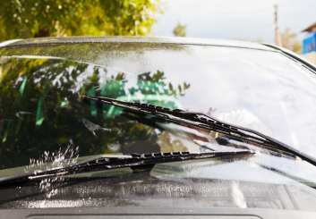 ÖN CAM YIKAMA SIVISI