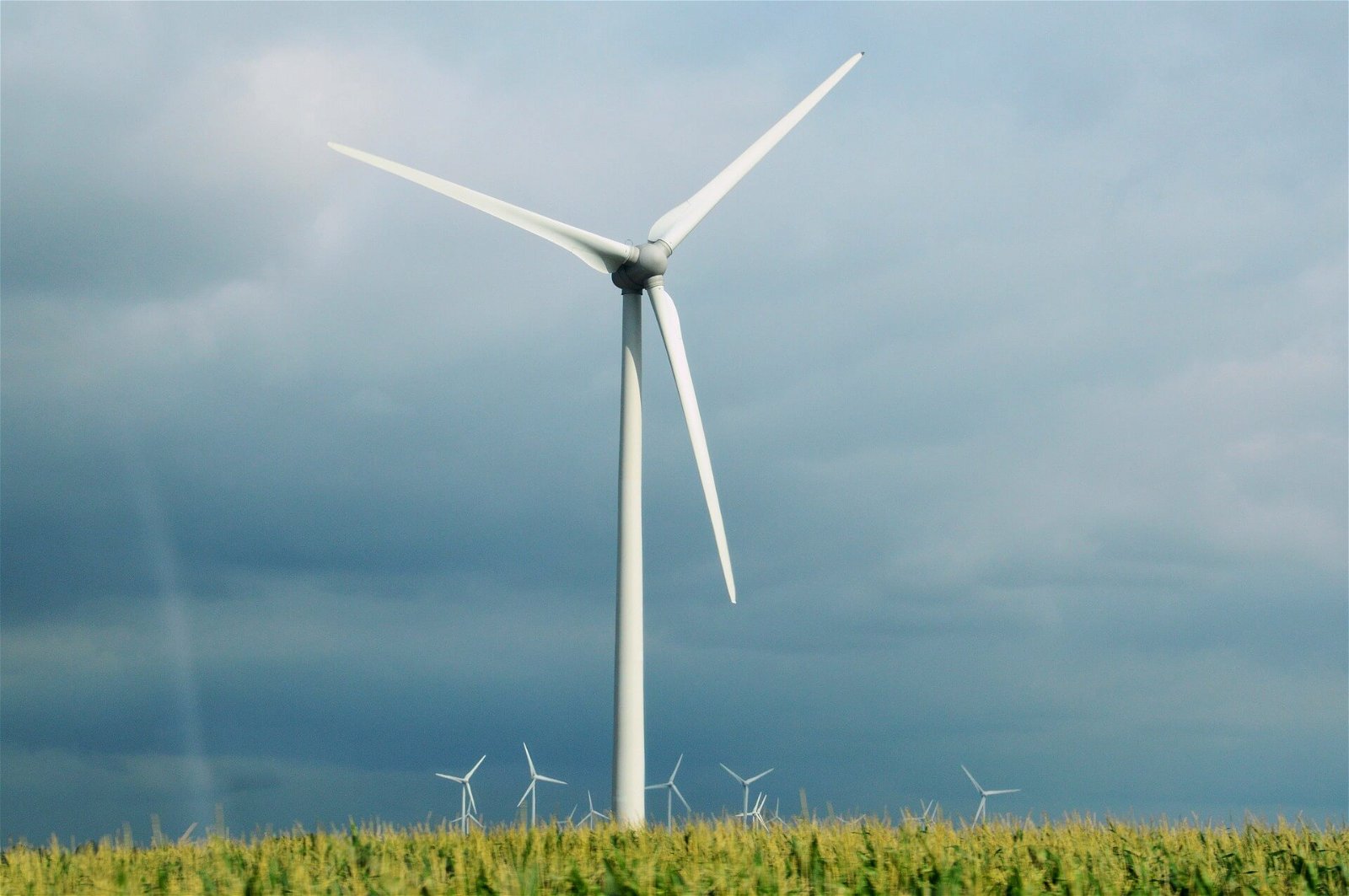moinho de vento elétrico - geração de energia sustentável 1239311