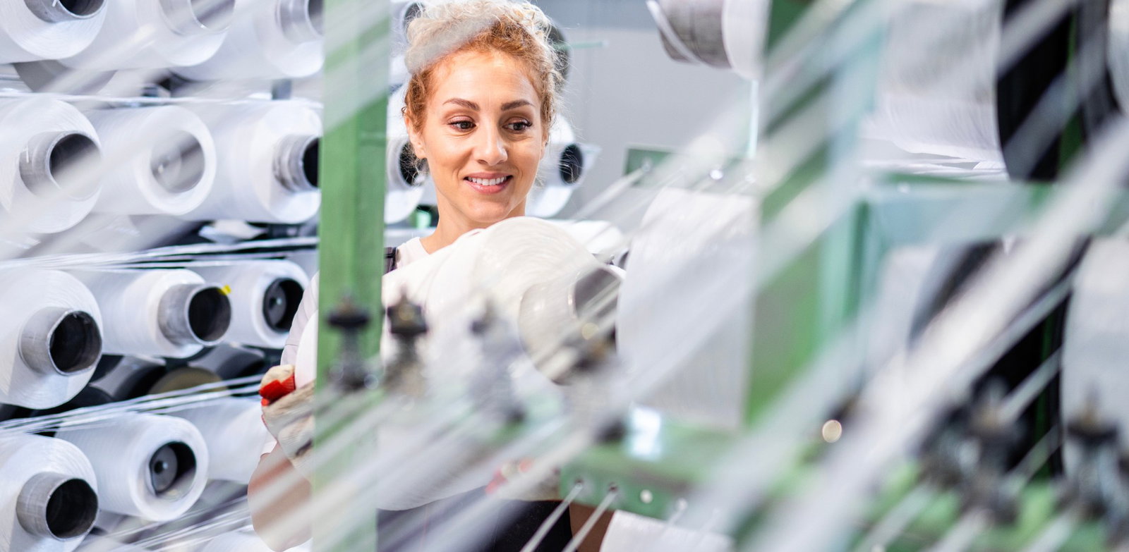 Tekstylia i sk&oacute;ry